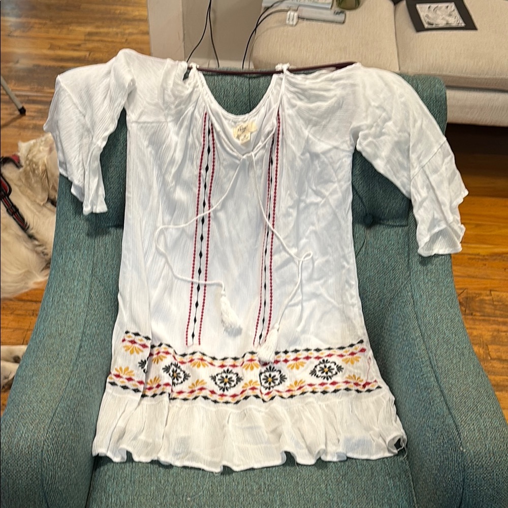 Exist White Tunic with Multicolor Embroidery